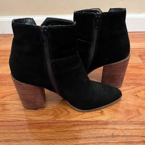 Nine West black suede boot Size 7.5